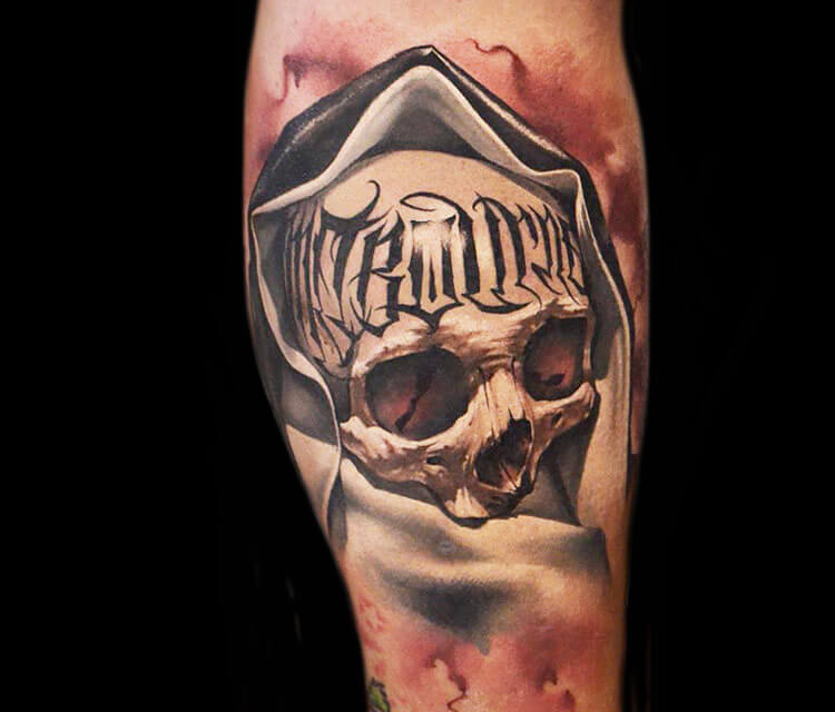 Skull tattoo by Benjamin Laukis
