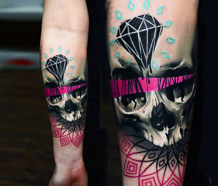 Diamond and skull tattoo by Timur Lysenko