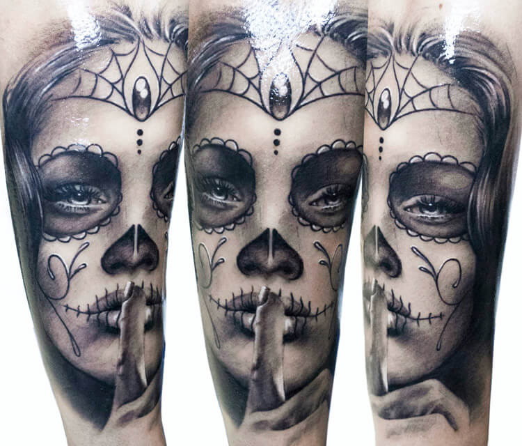 Muerte black and white tattoo by Zsofia Belteczky
